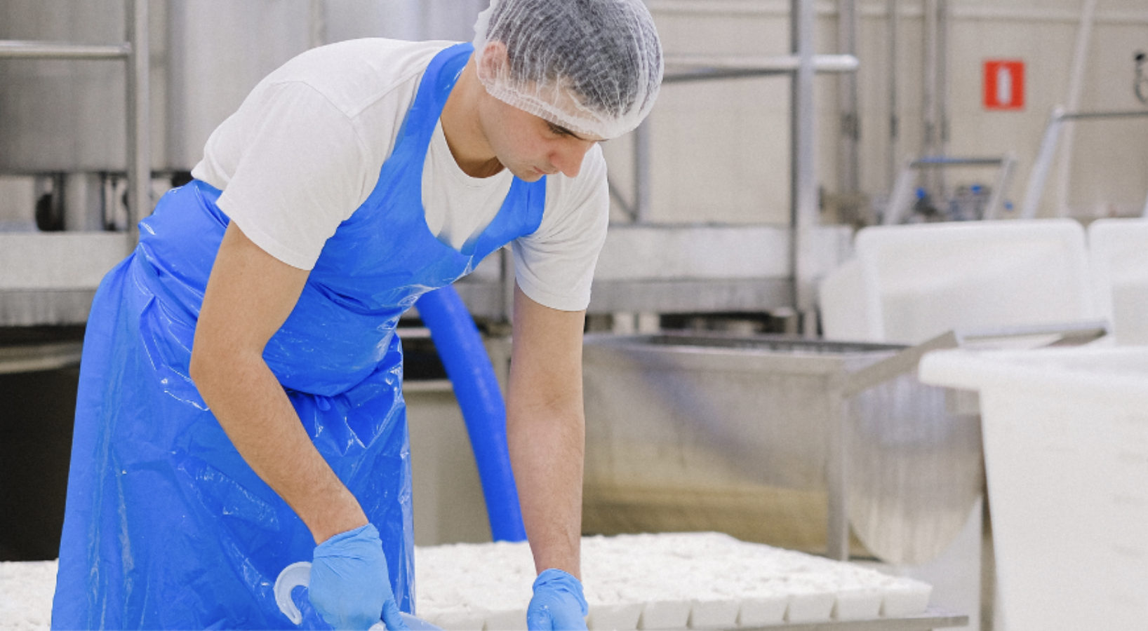 Production worker for food production in Give